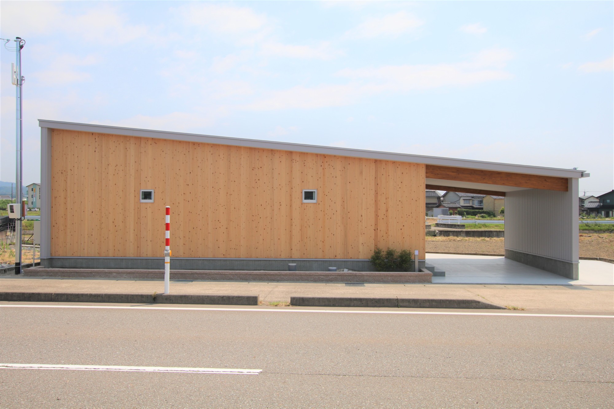 三角の変形地に建てられたカッコよく暮らしやすい平屋住宅